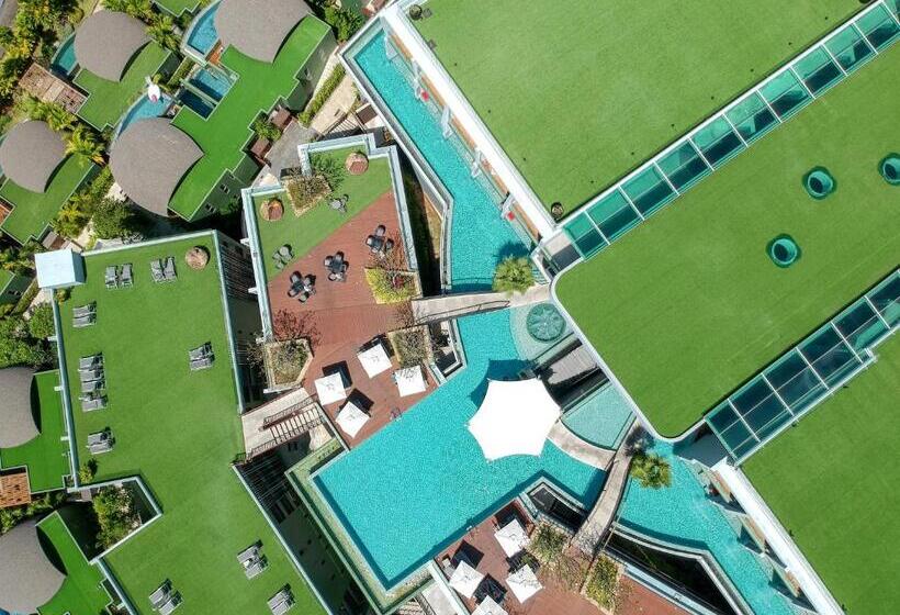 Отель Crest Resort & Pool Villas Sha Extra Plus