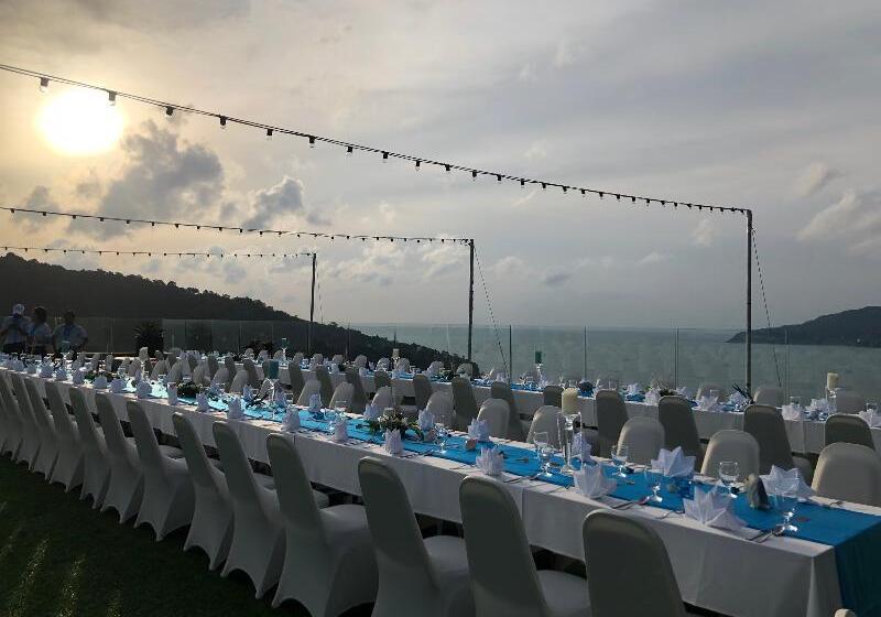 هتل Crest Resort & Pool Villas   Sha Extra Plus