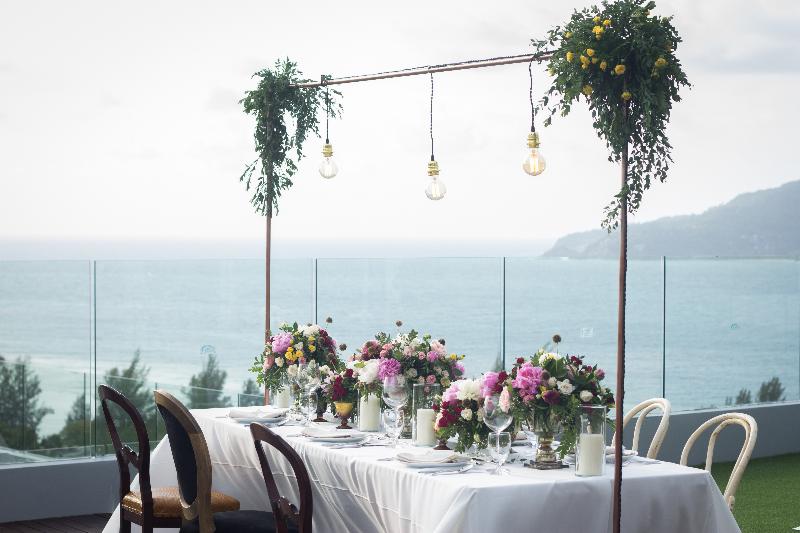 Отель Crest Resort & Pool Villas Sha Extra Plus