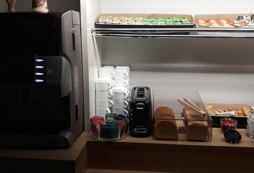 Отель F1 Saintes