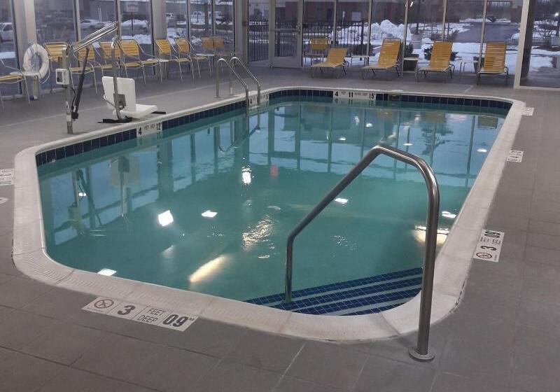 فندق Fairfield Inn & Suites By Marriott Plattsburgh