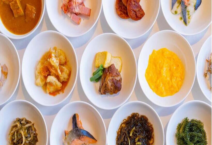 בית מלון כפרי Gracery Naha