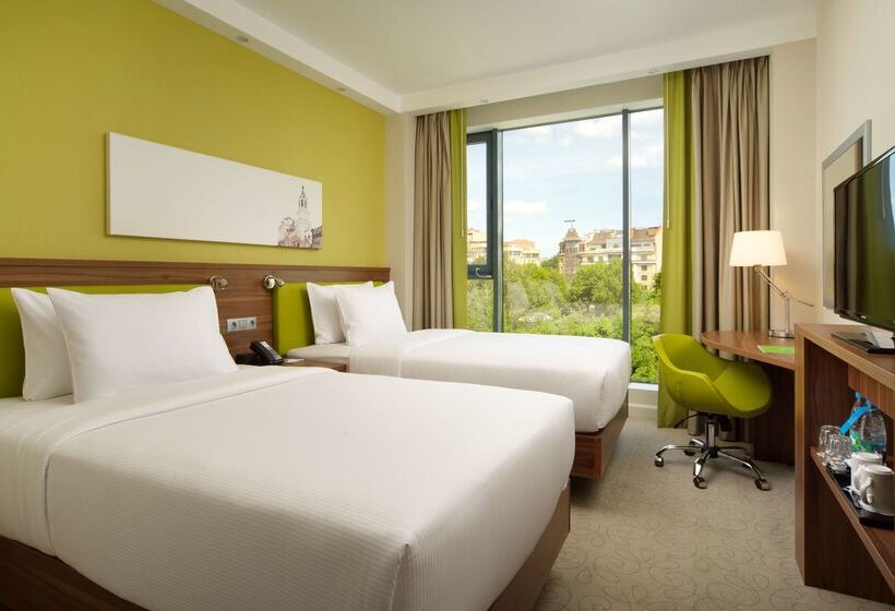 Отель Hampton By Hilton Nizhny Novgorod