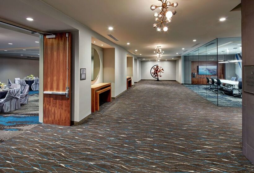 Отель Hilton Garden Inn San Diego Downtown/bayside