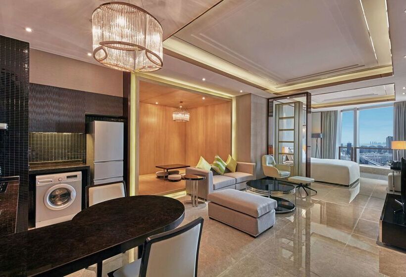 בית מלון כפרי Hilton Haikou