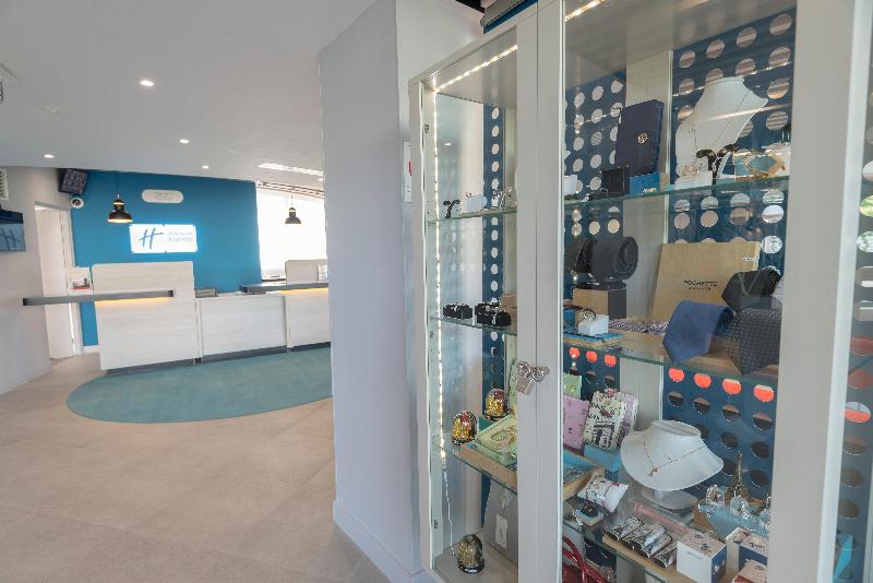 Отель Holiday Inn Express Paris Velizy, An Ihg