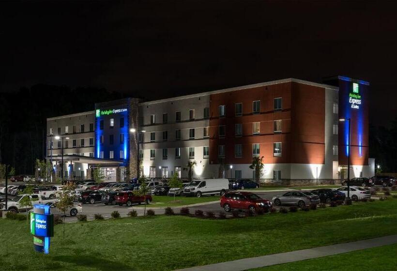 فندق Holiday Inn Express & Suites   Charlotte Airport, An Ihg
