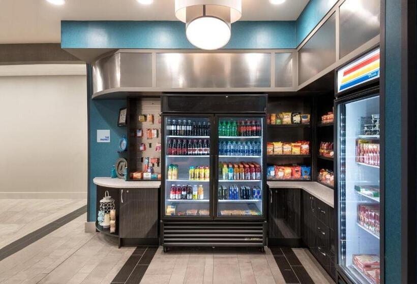 فندق Holiday Inn Express & Suites   Charlotte Airport, An Ihg