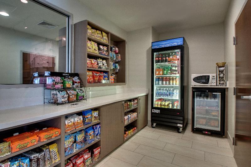 فندق Holiday Inn Express & Suites Lancaster East   Strasburg, An Ihg