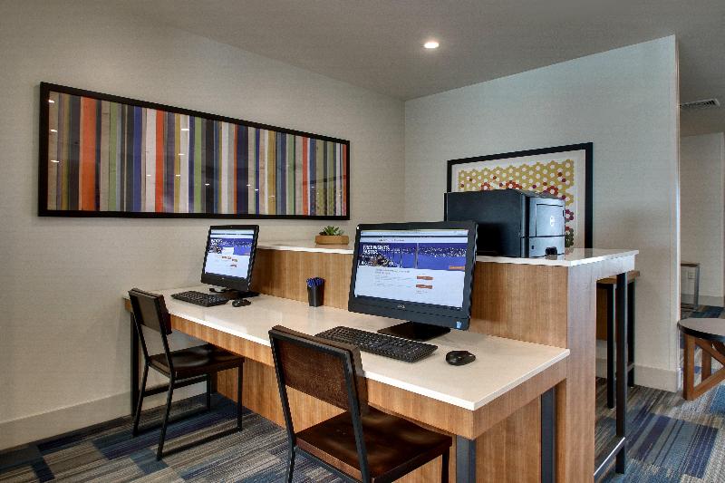 فندق Holiday Inn Express & Suites Lancaster East   Strasburg, An Ihg