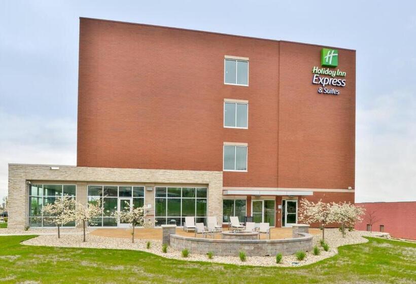 בית מלון כפרי Holiday Inn Express & Suites Madison, An Ihg