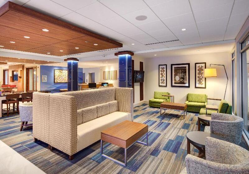 هتل Holiday Inn Express & Suites Terrace, An Ihg