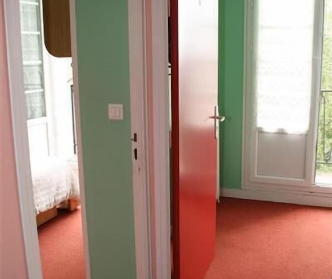 Отель Hôtel   Restaurant   Brasserie Saint Germain