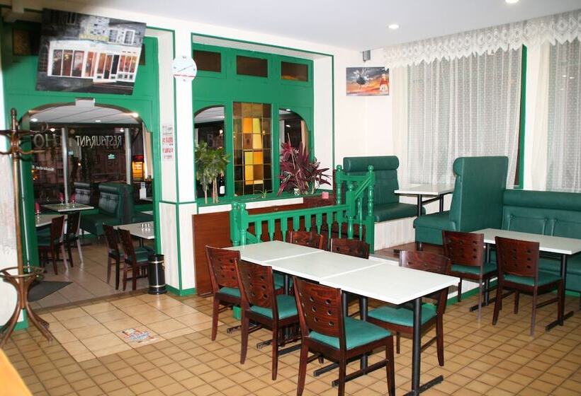 Отель Hôtel   Restaurant   Brasserie Saint Germain