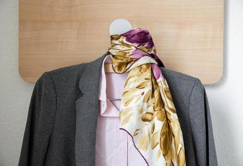 ホテル Ibis Budget Carcassonne Aéroport   A61