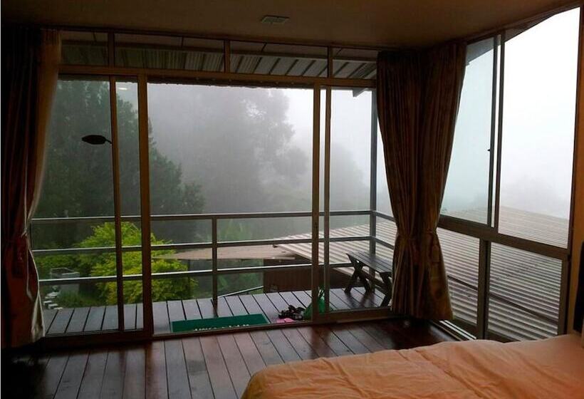 בית מלון כפרי J Residence