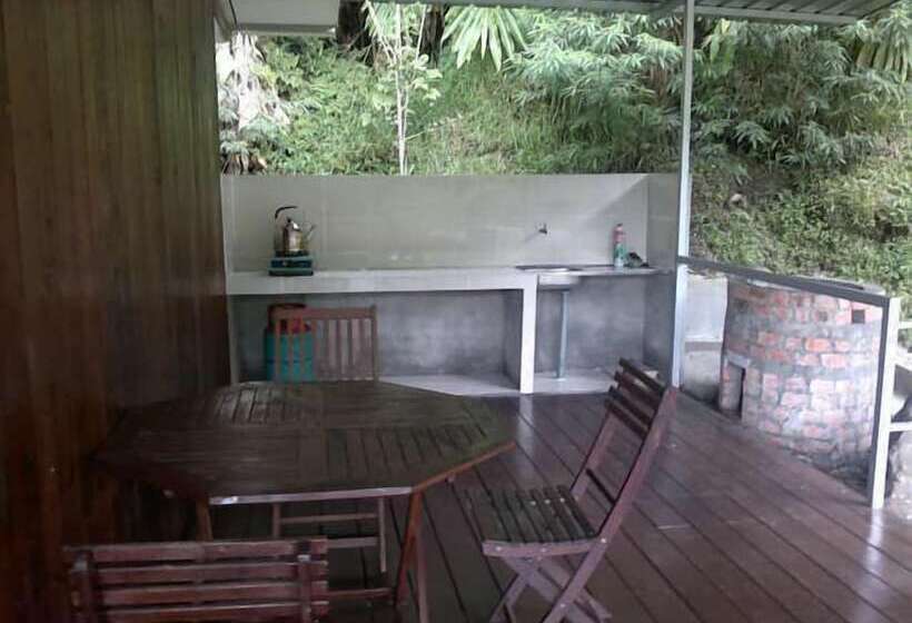 בית מלון כפרי J Residence