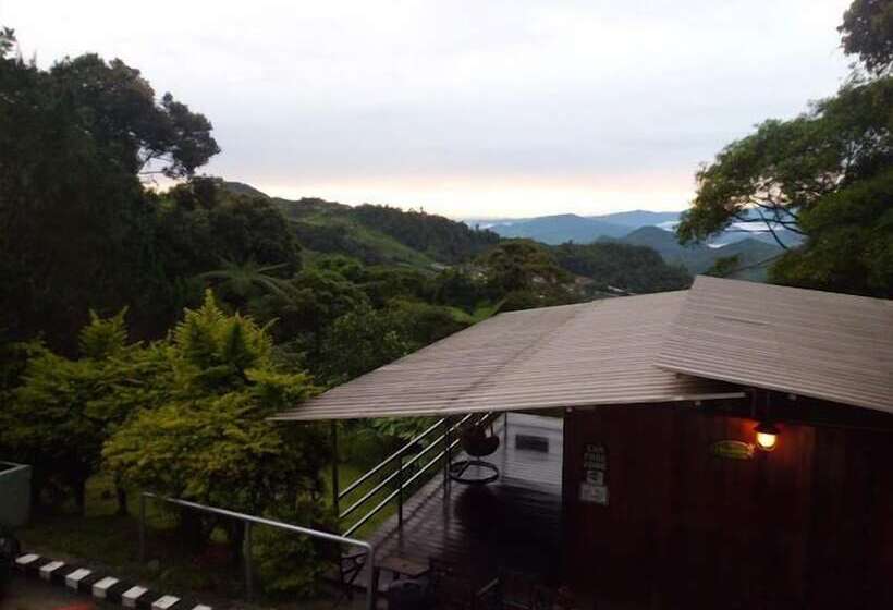 בית מלון כפרי J Residence