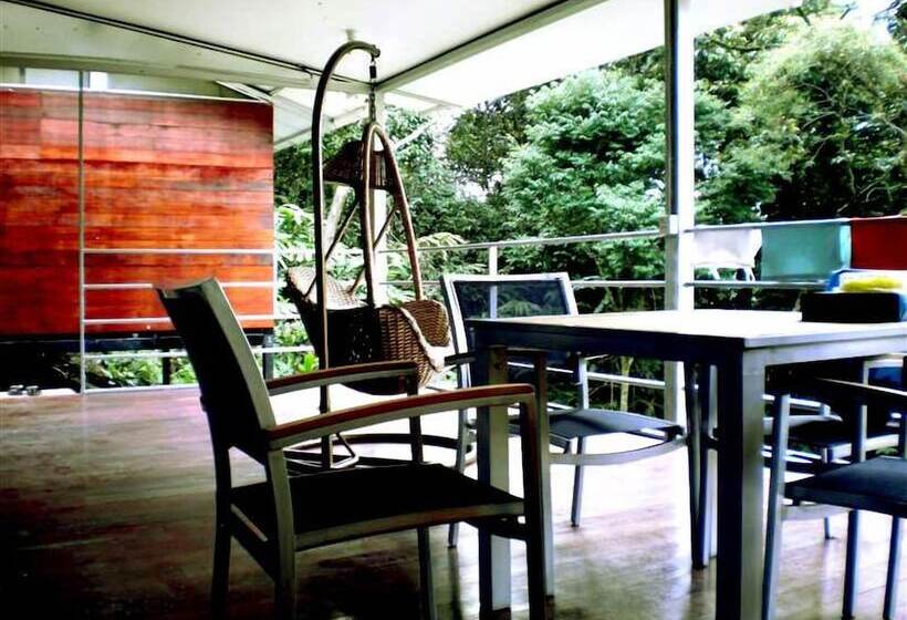 בית מלון כפרי J Residence