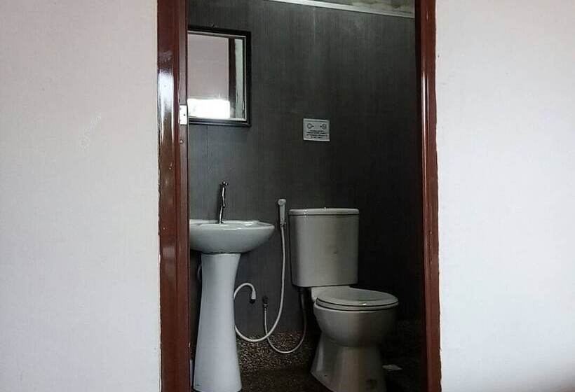 בית מלון כפרי J Residence