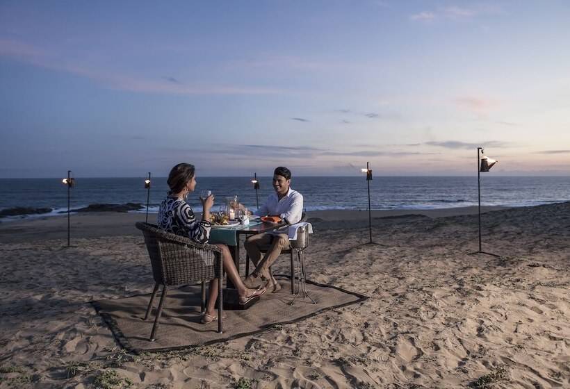 Отель Jetwing Jungle Lodge