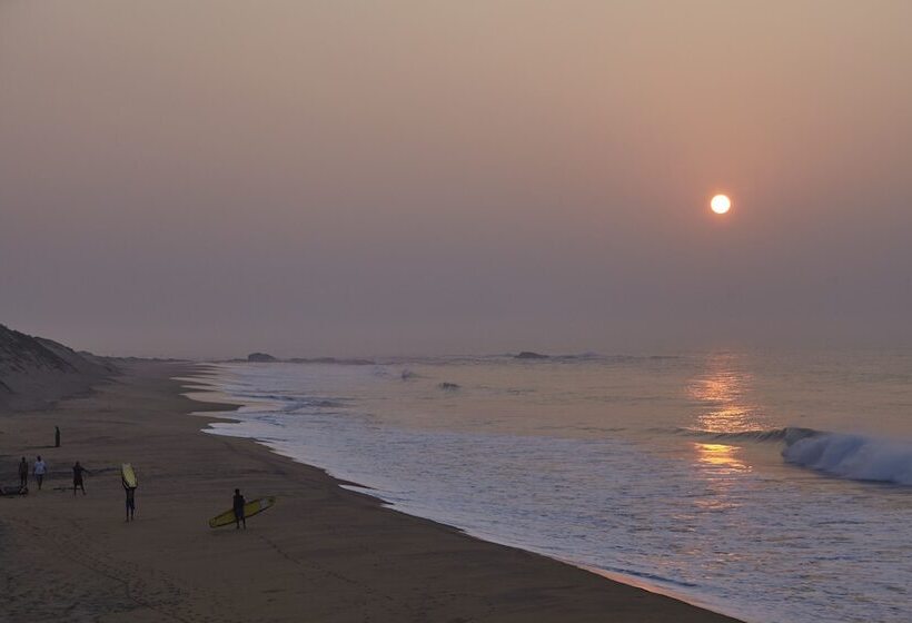 Отель Jetwing Jungle Lodge