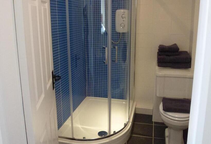 בית מלון כפרי Manor Farm Stay