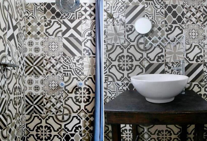 Отель Maria Otilia Falla