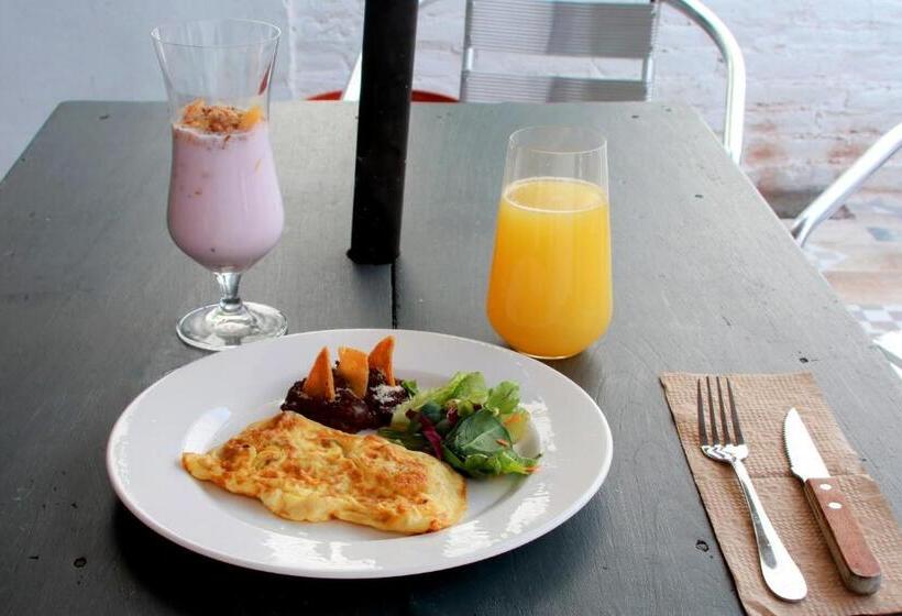 Отель Maria Otilia Falla