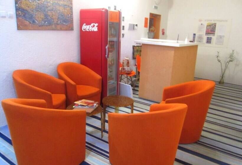 בית מלון כפרי Maxrooms Global Sky