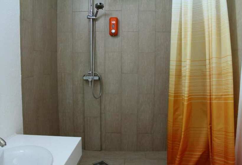 בית מלון כפרי Maxrooms Global Sky