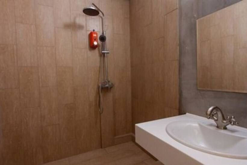 בית מלון כפרי Maxrooms Global Sky