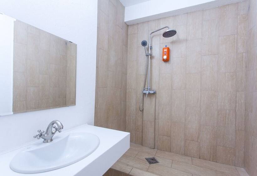 בית מלון כפרי Maxrooms Global Sky