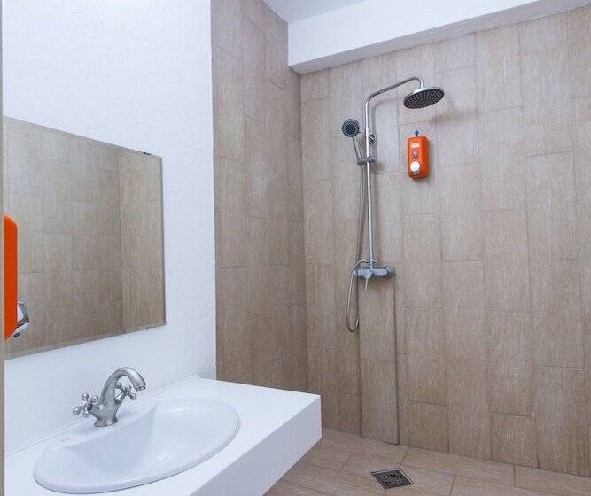 בית מלון כפרי Maxrooms Global Sky