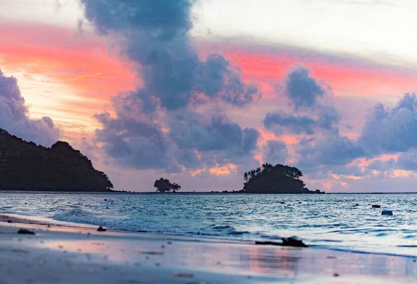 호텔 Naiyang Discovery Beach Resort Sha