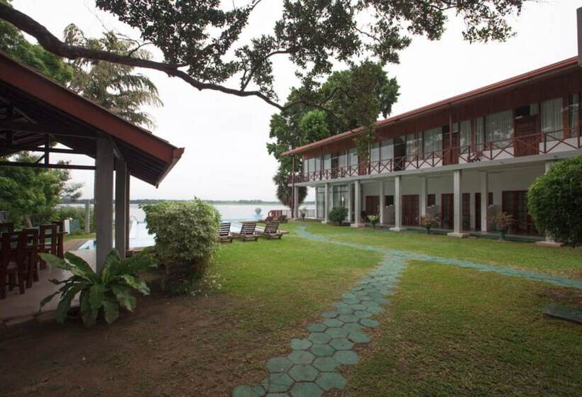 호텔 Oak Ray Lake Resort