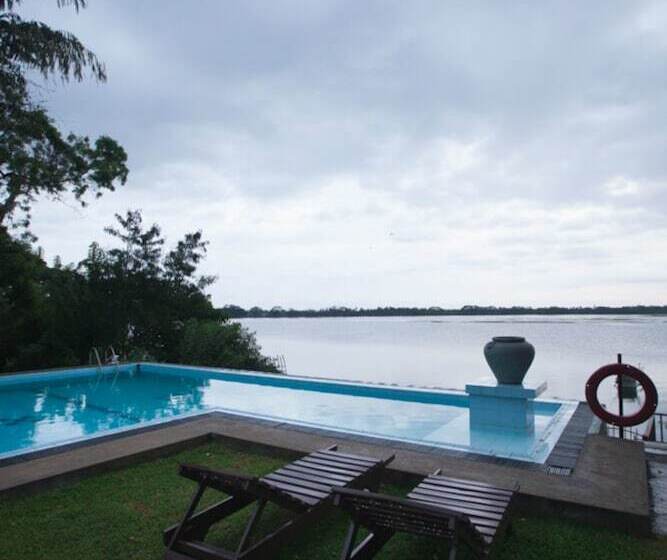 호텔 Oak Ray Lake Resort