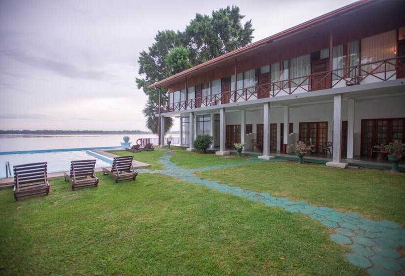 호텔 Oak Ray Lake Resort