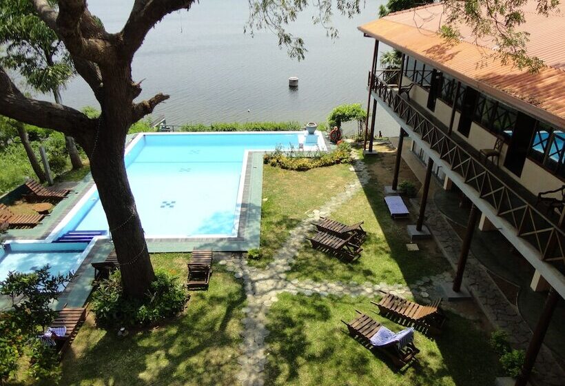 호텔 Oak Ray Lake Resort