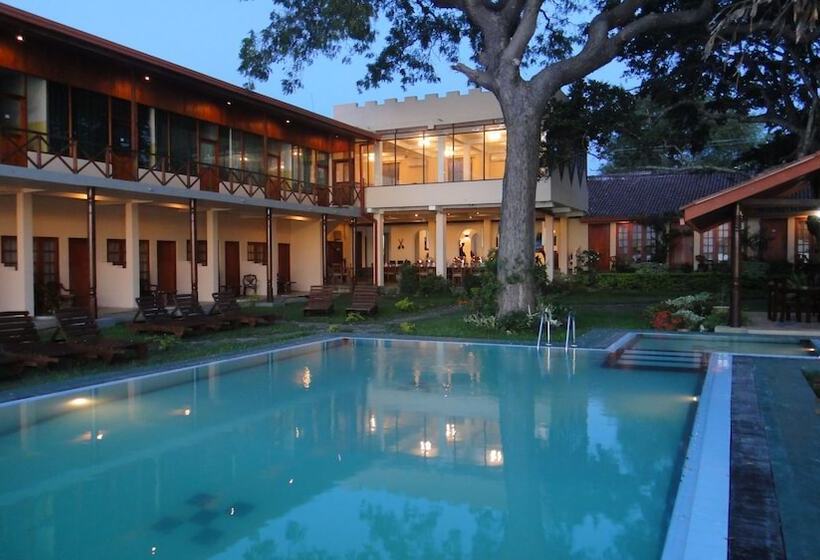 호텔 Oak Ray Lake Resort