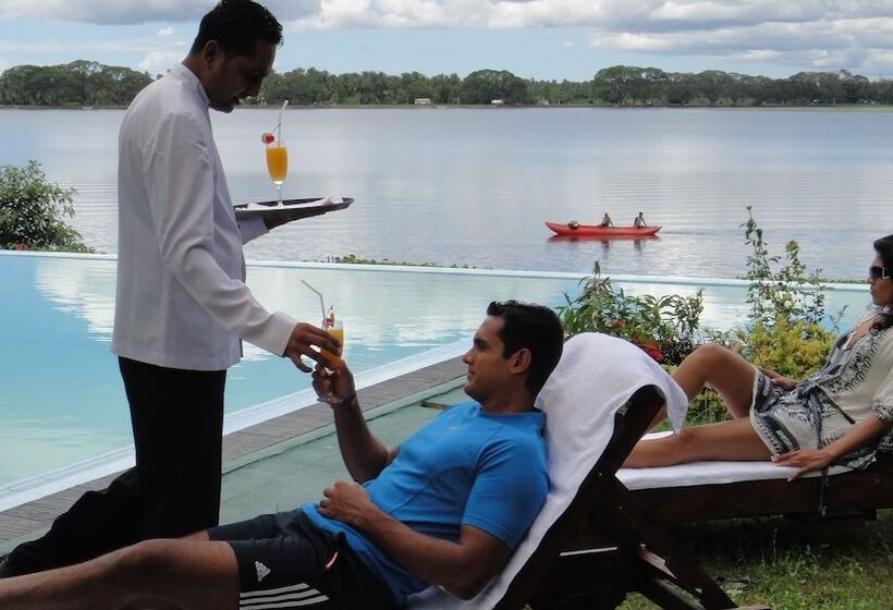 호텔 Oak Ray Lake Resort