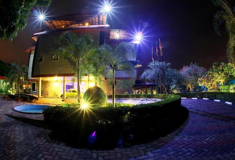 فندق Opulent River Face