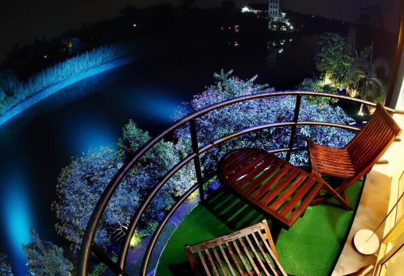 בית מלון כפרי Opulent River Face