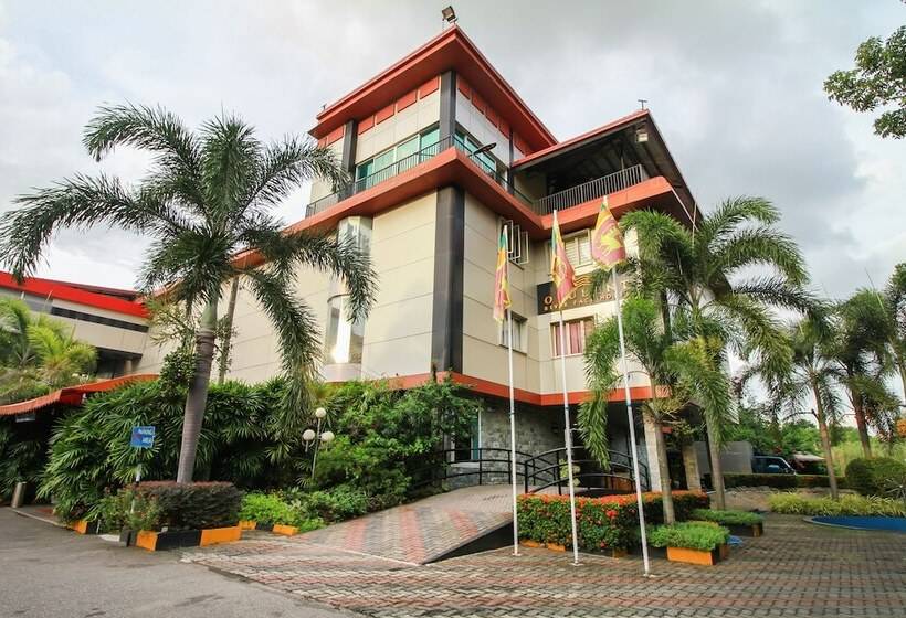 فندق Opulent River Face