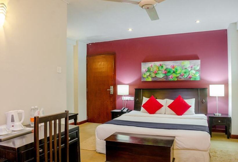 בית מלון כפרי Opulent River Face