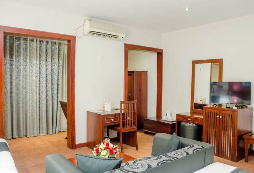 فندق Opulent River Face