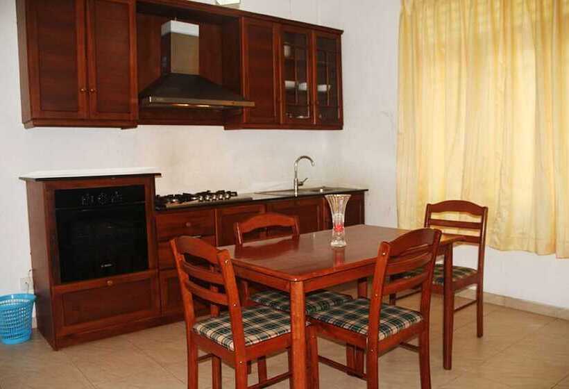 בית מלון כפרי Red Rose