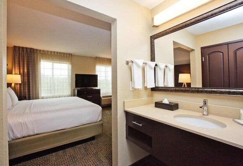 Отель Staybridge Suites Austin South Interstate Hwy 35, An Ihg