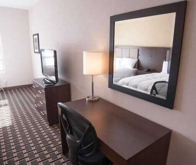 فندق Stoughton Western Star Inn & Suites