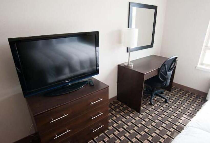 فندق Stoughton Western Star Inn & Suites
